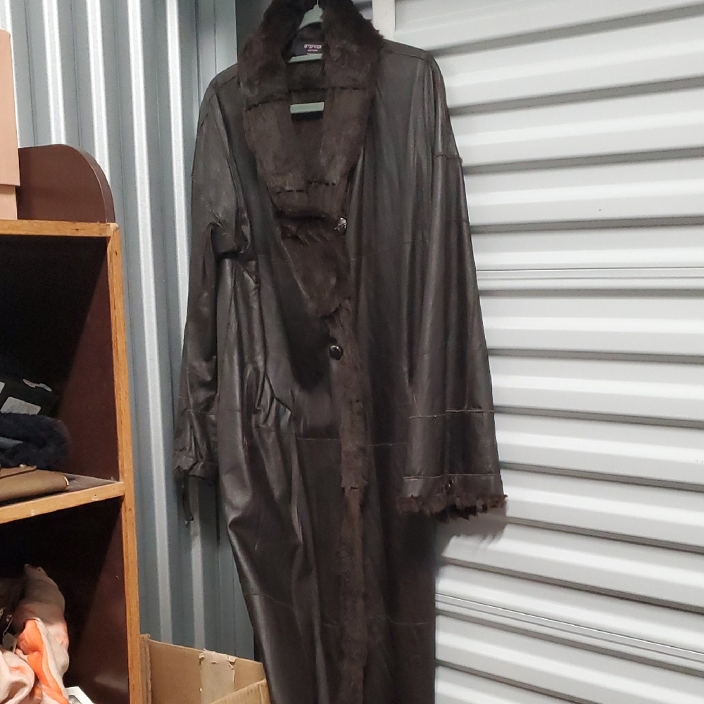 Elegant Brown Fur And Leather Coat